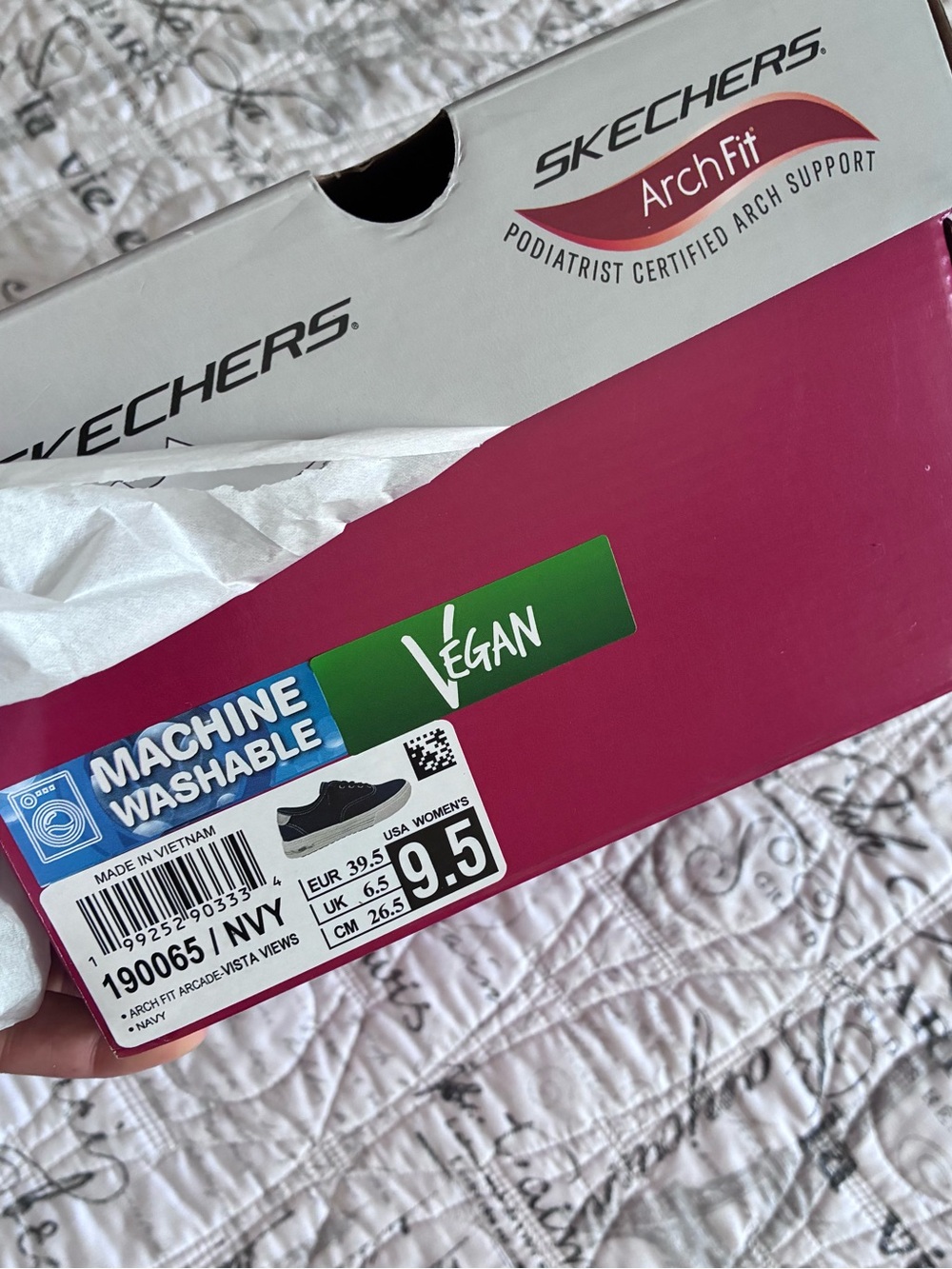 Skechers Women's Shoe Box in White and Navy Blue with silver accent. - Picture 5 of 7
